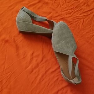 Gentle Souls, suade by Kenneth Cole, sz 7M